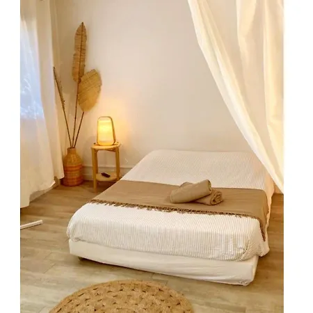 Superbe Boheme Dans Les Vignes Ним