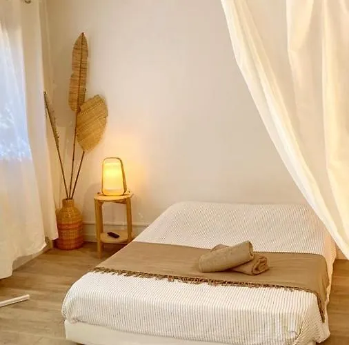 Superbe Boheme Dans Les Vignes نيم